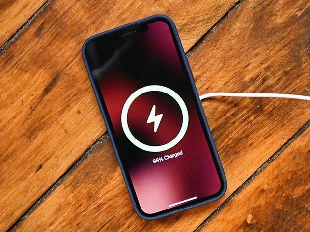 嫩江苹果手机维修分享iPhone 12可以随便充电吗 
